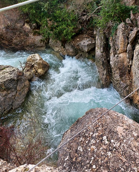 Rio isuala, estrecho de peñas juntas