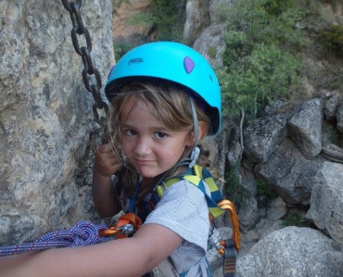 Rapel con niños en la Sierra de Guara