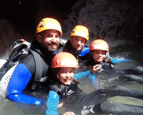 Familias aventureras Barranquismo en la Sierra de Guara.