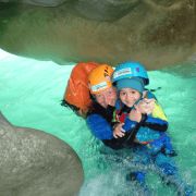 Barranquismo con niños en la Sierra de Guara, Huesca. Alquézar y Buenaventura te esperan.